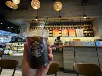 Small but Stylish – Starbucks Mahboonkrong Delivers a Cozy Coffee Break