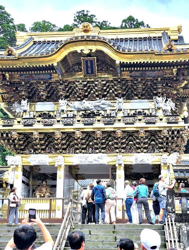 The most ornate structure in Japan : The Yomeimon gate