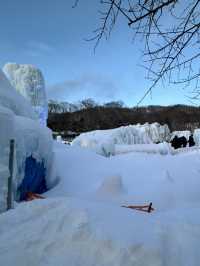 夢幻藍光冰之城！北海道「支笏湖冰濤祭」讓你秒進冰雪童話世界❄️✨