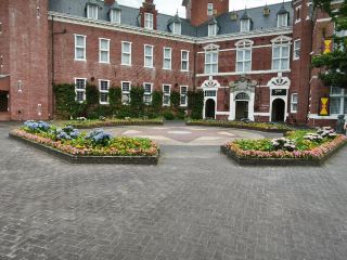Huis Ten Bosch: A Top Amusement Park in Kyushu