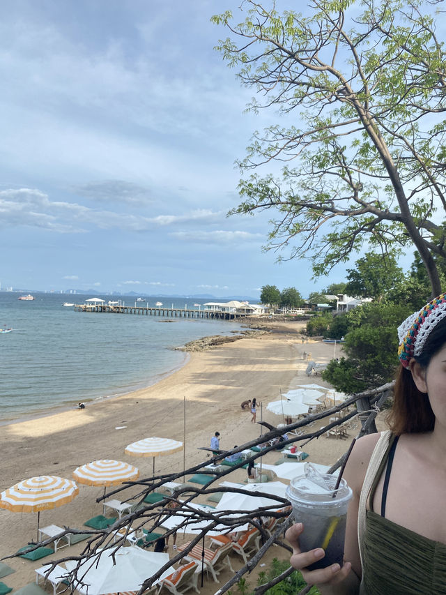 คาเฟ่ เห็นวิวทะเลที่เกาะล้าน 🌺🥤✨