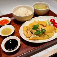 Chatterbox Cafe 文華海南雞表表姐 