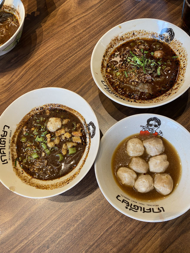 “เกศเตี๋ยว” ก๋วยเตี๋ยวเรือสุดคุ้มใจกลางสยาม 