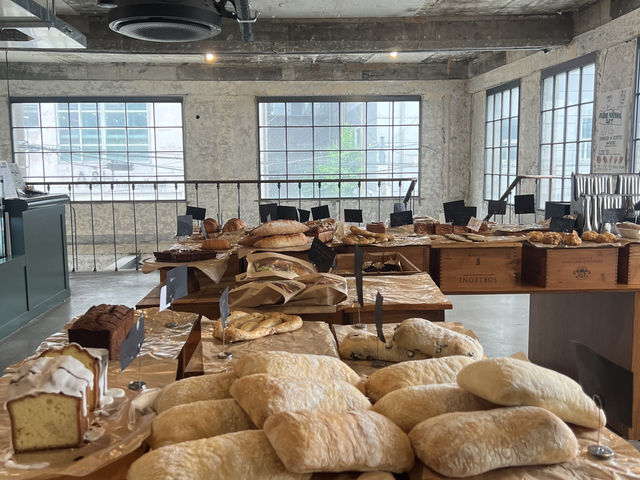성수 속 작은 유럽, 오우드 베이커리에서의 한 입 휴식🥐