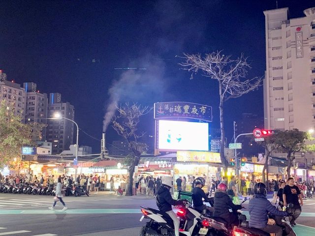 高雄住宿｜鄰近瑞豐夜市、駁二，絕佳位置！