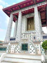A Peaceful Morning at the Temple of Dawn (Wat Arun)