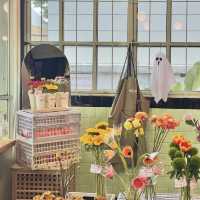 Woops – สมูทตี้อร่อยพร้อมร้านดอกไม้สุดคิวท์ในสาทร 