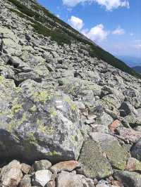 搭三段纜車登斯洛伐克第二高峰洛米基山（Lomnicky stit）