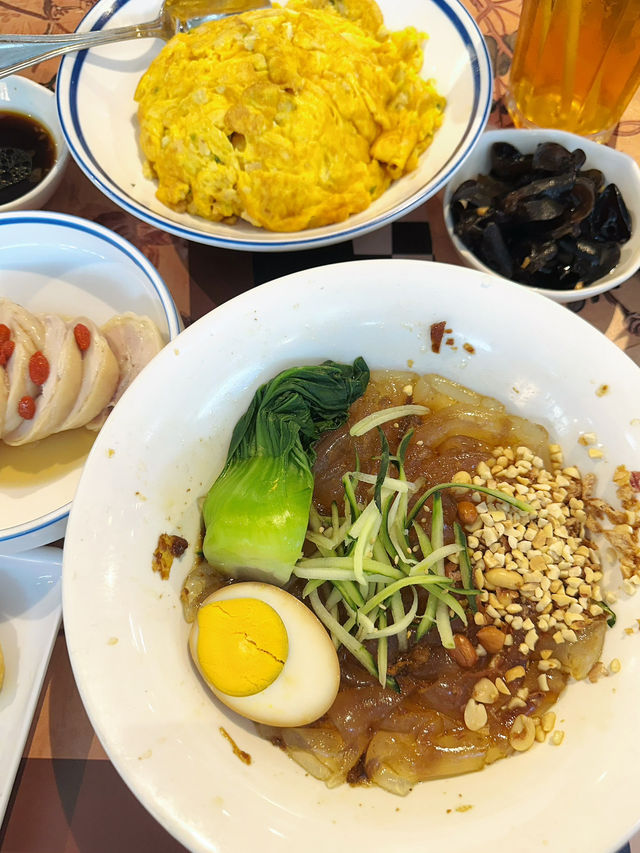 荔枝角台式抵食之選！$1xx任食雞煲 • D2 Place超闊落環境