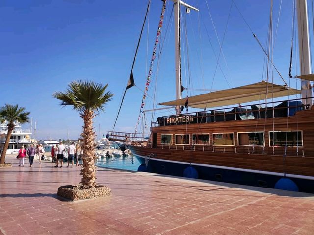 Sunset Strolls & Chill Vibes at Hurghada Marina