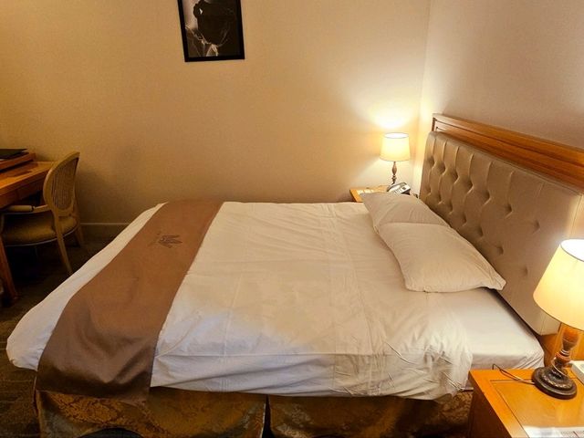 This wedding hall hotel really serves up to its quality