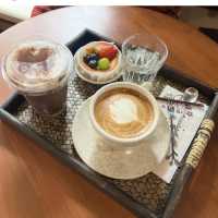 🌱☕️ Bottomless Cafe – คาเฟ่สำหรับคนที่อ