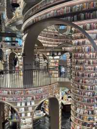 Went to China because of this bookstore 😍😍