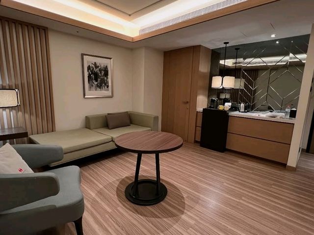 Comfort and Convenience at Caesar Metro 