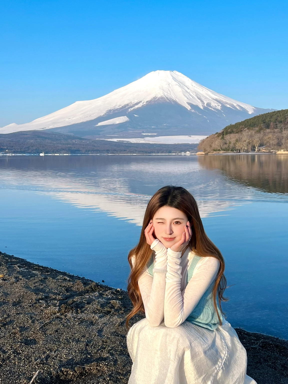 #東京景點

• 最佳遊覽時間：
夏季登山季（7月至9月初），山間小屋開放，步道安全🌞🧗♂️。

春季和秋季，無需攀登即可欣賞美景－春天賞櫻花，秋天賞楓🌸🍁。

• 到達方式：
從東京出發，搭乘JR列車或高速巴士前往富士五湖地區，或前往富士斯巴魯線五合目，那裡是登山起點🚆🚌。

• 活動：
• 攀登富士山（適合經驗豐富的健行者）🥾
• 造訪富士五湖，欣賞壯麗景色並體驗戶外活動🚣♀️🏞️
• 探索附近的景點，例如忠靈塔和忍野八海村🏯🌿
• 在溫泉放鬆身心，欣賞山景♨️🛀

#tokyohotel #tokyo #mountfuji