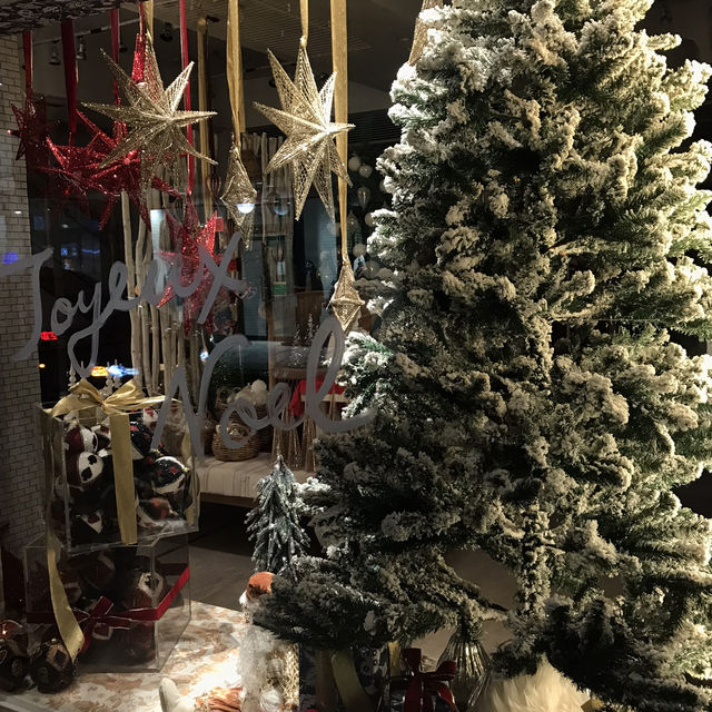 横浜元町で過ごす、心温まるクリスマスと年末のセール 🎄 横浜元町クリスマスツリーアーカイブ 横浜元町で過ごす、心温まるクリスマスと年末のセール 🎄 横浜元町クリスマスツリーアーカイブ