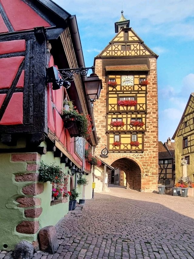 🍇🏰 Riquewihr: Alsace’s Fairy-Tale Wine Village