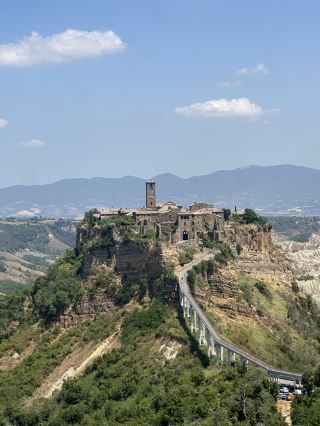 Italy's version of Laputa! A one-day travel guide.