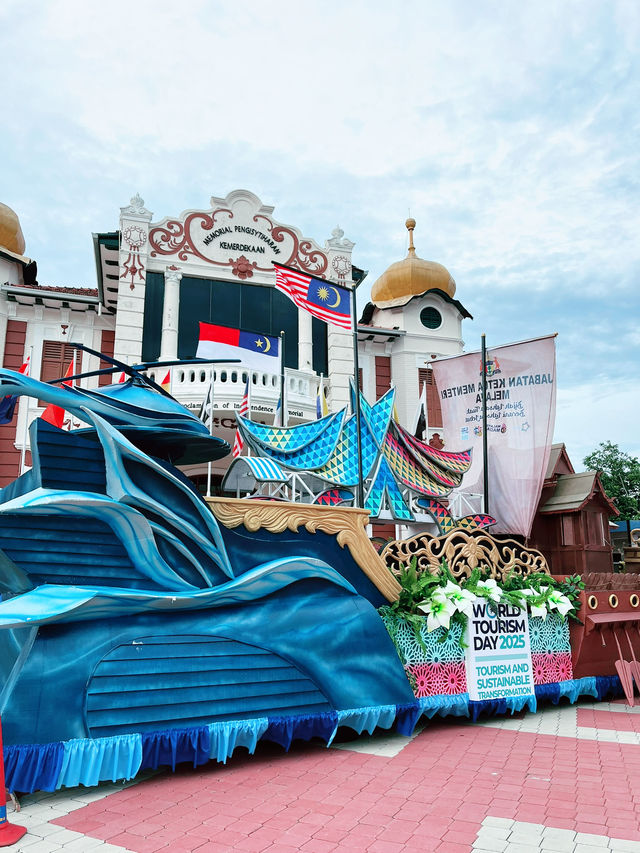 Explore History & Iconic Sights at the Independence Memorial, Melaka Explore History & Iconic Sights at the Independence Memorial, Melaka