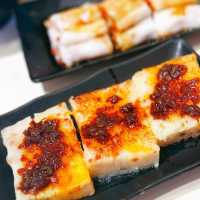 Must-Try in Tai Kok Tsui: Master Congee’s XO Turnip Cake & More!