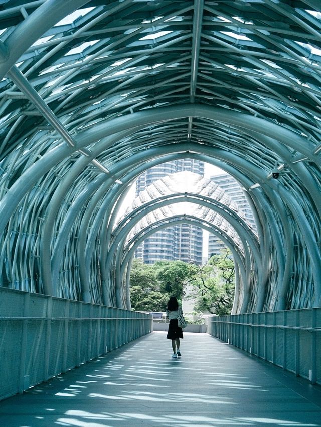 จุดถ่ายภาพสะพานสวยแปลกตา Saloma Link Bridge