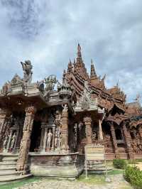 🛕 The Sanctuary of Truth – Pattaya’s Architectural Wonder 🌅
