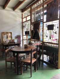 Vintage Green Cafe @ The Daughter  Retro Vibes, Wholesome Bites