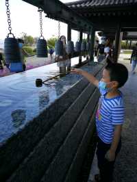 秋日慈山寺禮佛禪修,遠離都市煩憂