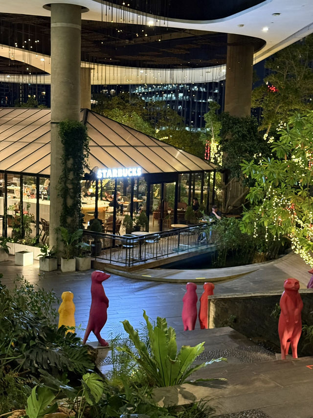 “Starbuck At Emquartier🍵” 