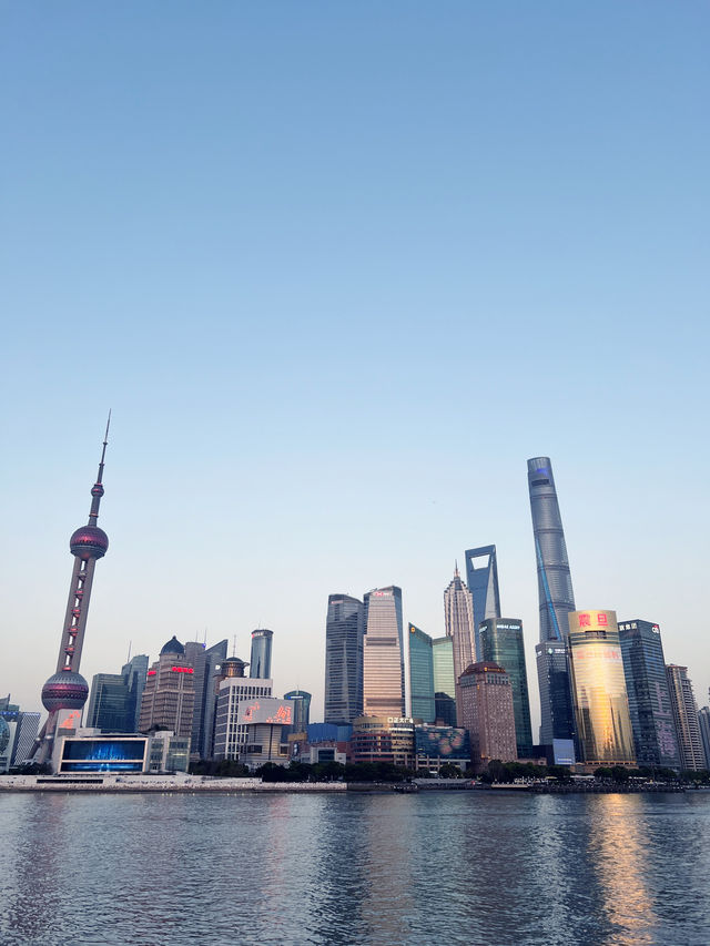 🌃上海外灘點燈魔法｜一秒被夜景閃到尖叫的瞬間！✨