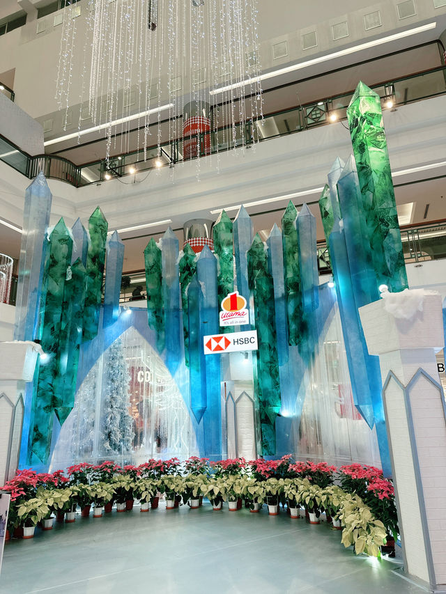 🎄 Festive Finds at One Utama Old Wing: Your Christmas Gift & Photo Spot! 🎄 Festive Finds at One Utama Old Wing: Your Christmas Gift & Photo Spot!