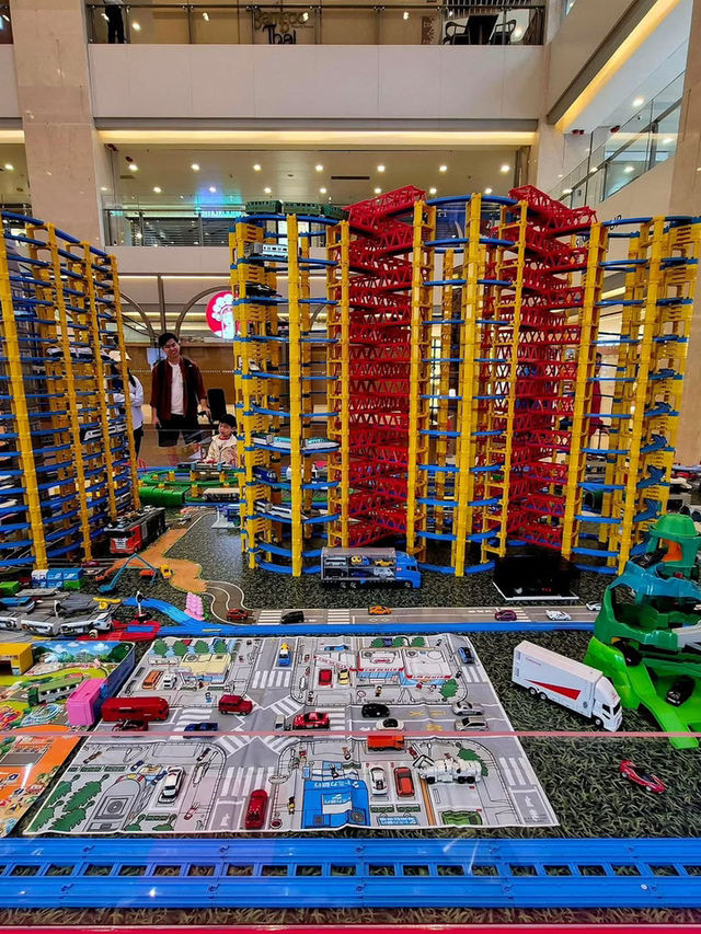 A Die-Cast Christmas Carnival in Tuen Mun A Die-Cast Christmas Carnival in Tuen Mun