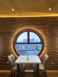 Stay Elegan di Hermes Palace Medan