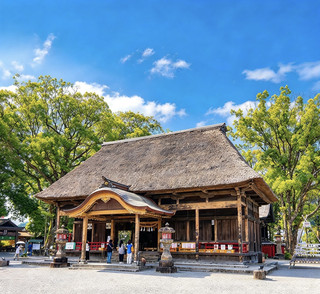 青麻生神社遊記:探索青麻生神社,欣賞其壯麗的茅草屋頂,這是熊本縣的一處聯合國教科文組織世界遺產。 🏯🏮✨