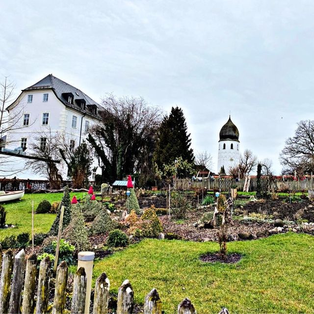 Frauen Insel, a cute tiny island