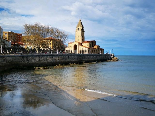 Gijón: Coastal Charms and Hidden Treasures