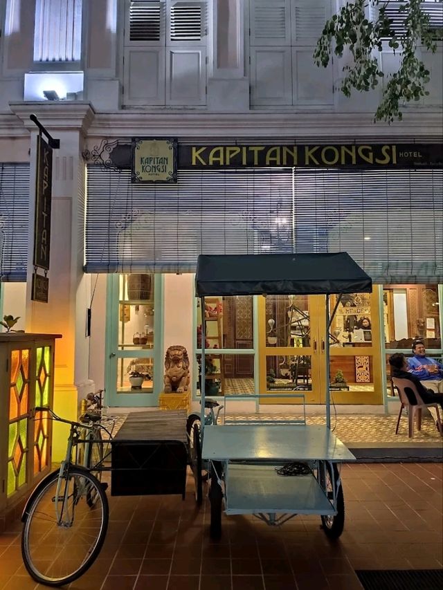 “Peranakan Charm: Insta-Worthy Boutique with Warm Service”