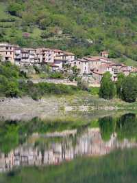 🌊 A Quiet Mirror by the Lake – Colle di Tora, Italy