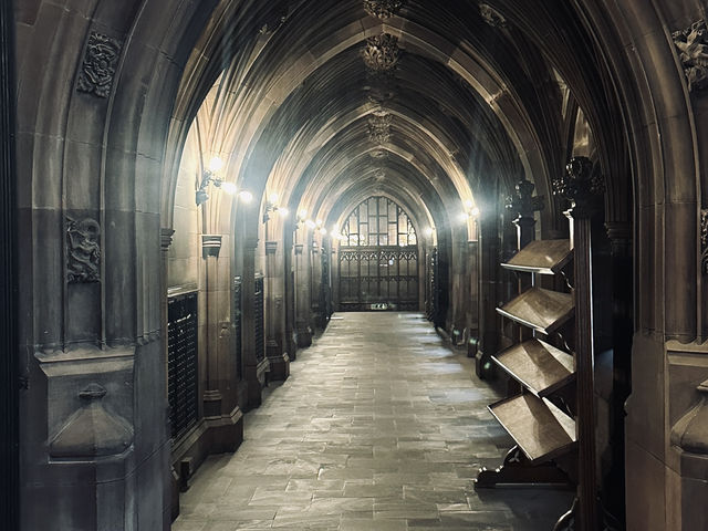 曼城最美圖書館