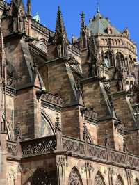 Skyward Majesty – Strasbourg’s Notre-Dame Cathedral Will Leave You Speechless ✨🕍  
