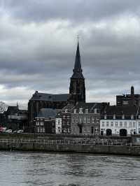 🌉✨ St. Servaas Bridge – Walking Through 2,000 Years of Maastricht’s Soul 🇳🇱🕰️  