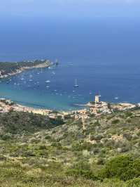 Sail into the Mediterranean charm of Isola del Giglio!