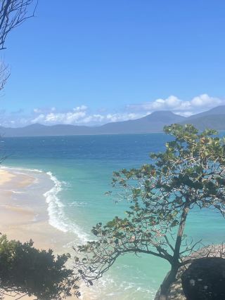 Солнечный отдых на природе на острове Фицрой