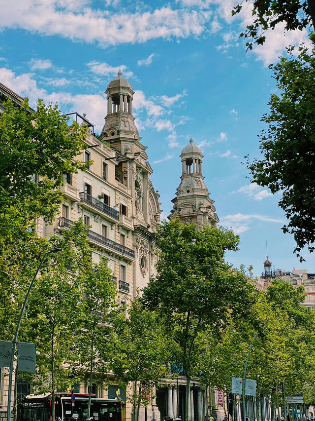 🏙️🌸 Weekend Getaway in Barcelona: Modernist Marvels ✨🎨 🏙️🌸 Weekend Getaway in Barcelona: Modernist Marvels ✨🎨