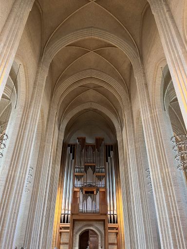 ⛪静寂のレンガ教会を訪ねて｜Grundtvigs Kirke(グルンとヴィークス