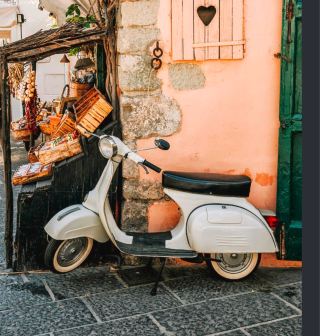 Неаполь: пицца, скутеры Vespa и прекрасный хаос 🍕🛵🇮🇹