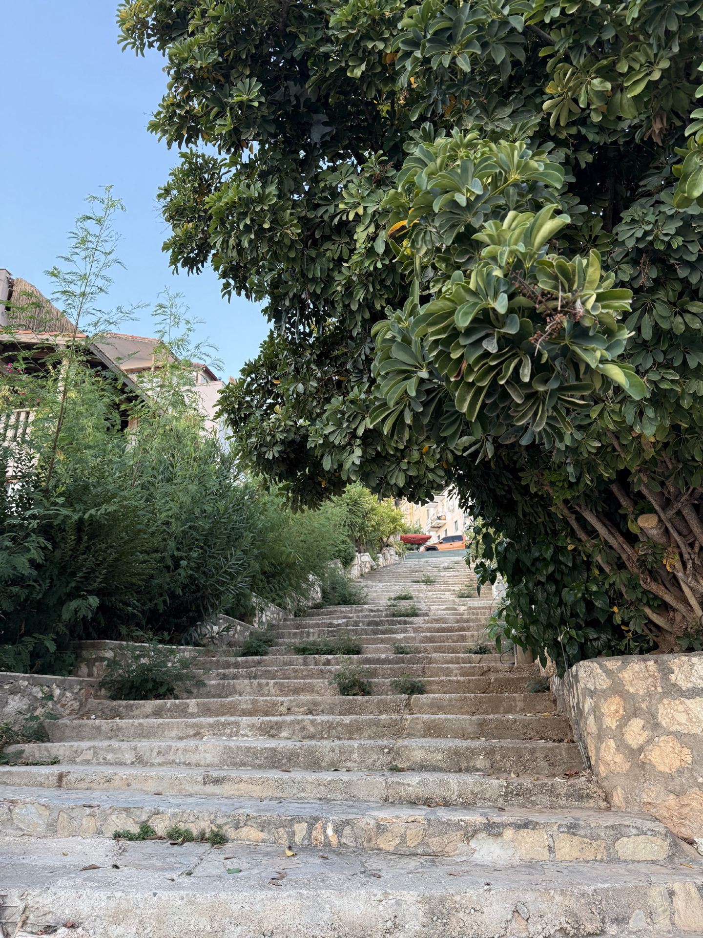 มนต์เสน่ห์แห่งการเดินหลงในย่านเมืองเก่า Kalkan
