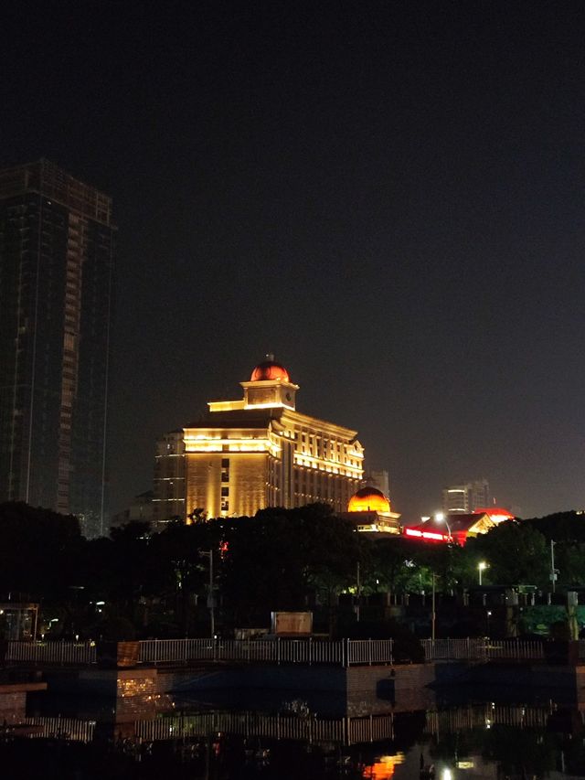 Nanchang's best place for a weekend stroll | Qiushui Square