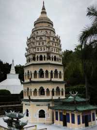 130 Replicas of World Wonders squeezed
