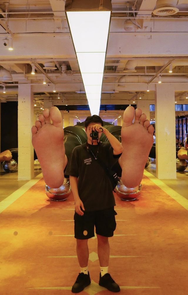 上海淮海中路GM新展 新裝置泰酷辣